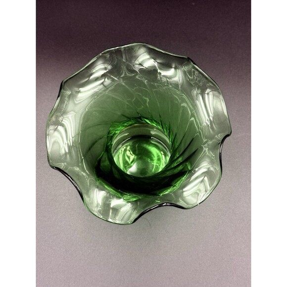 Vintage Hand Blown Emerald Green Optic Swirl Ruffled Edge Glass Vase MCM Decor - Picture 4 of 7